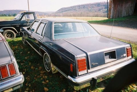 1984 Ford LTD Crown Victoria photo
