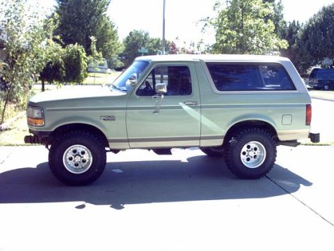 1994 Ford Bronco - New tires (33x12.50 BFG M/T's).