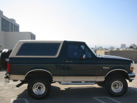 1992 Ford Bronco - This 1992 Ford Bronco has a two-tone paint scheme with a tan top.