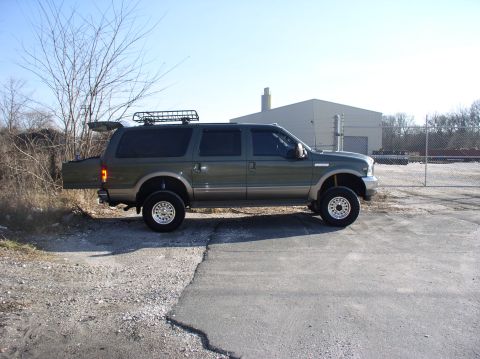 2000 Ford Excursion - new mega warrior rack on the X