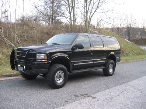 2003 Ford Excursion photo