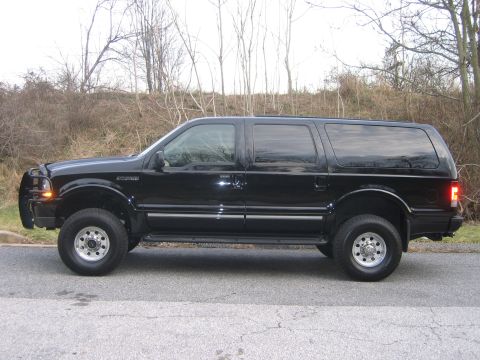 2003 Ford Excursion photo