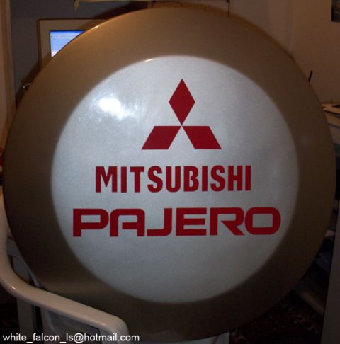 2000 Mitsubishi Montero - This is a wheel cover for a Mitsubishi Pajero, not a 2000 Montero.