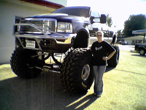 1995 Ford Bronco - 2004 F350 7.3L turbo Diesel with 23" lift and 49" tires