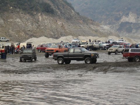 2000 Ford F-450 - My cousin Oscar was able to make it out to the canyon that day.