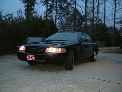 2004 Ford Crown Victoria photo