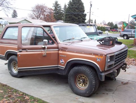 1981 Ford Bronco - gettin ready to take the old girls top off