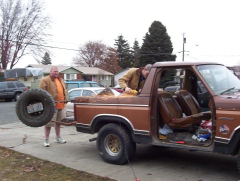 1981 Ford Bronco - doors off, fiberglass gone, start cuttin