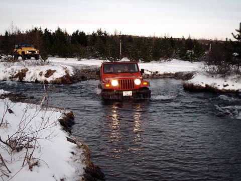 2001 Jeep Wrangler - river crossing w/ stock jeep 2