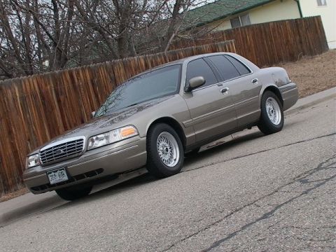 2002 Ford Crown Victoria - Glam shot. Yeah, baby, work it... yeah... yeah... oh, yeah...