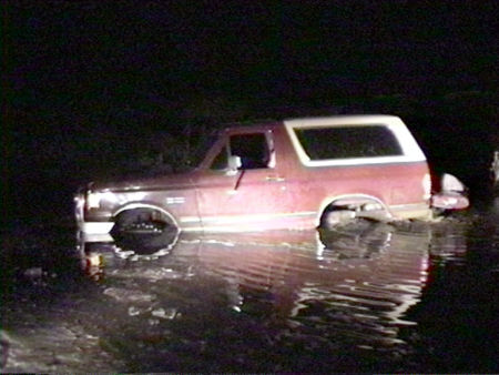 1991 Ford Bronco - Stuck. Beached. SCREWED!
