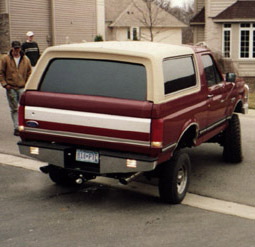 1991 Ford Bronco - Pulling her back into the driveway to reinstall the 35's.