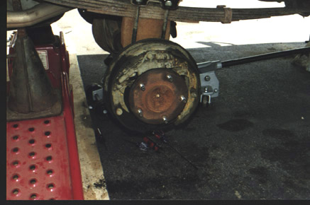 1991 Ford Bronco - 8.8 Ford rearend drum brake