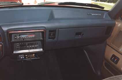 1991 Ford Bronco - Completed dashboard