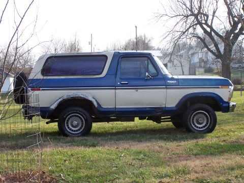 1979 Ford Bronco - Pass. side