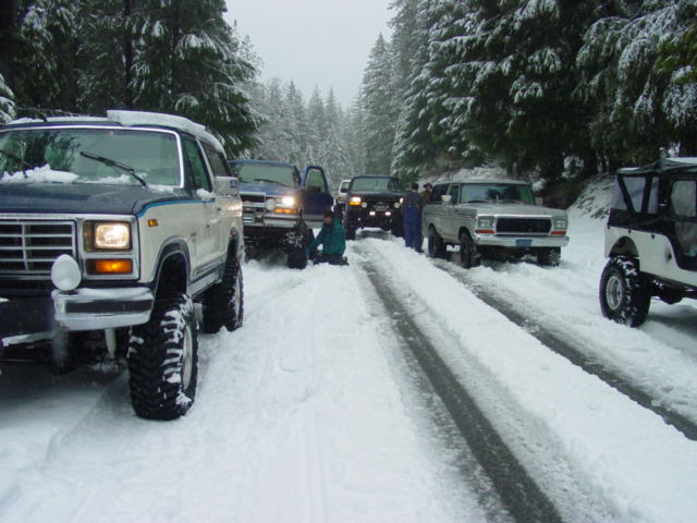 1986 Ford Bronco in snow, 3q-front view