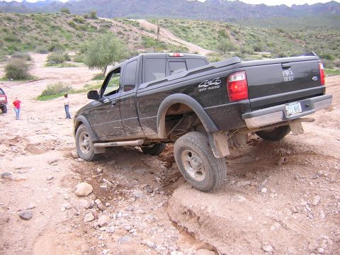 1984 Ford Bronco - flexing out a stock ranger