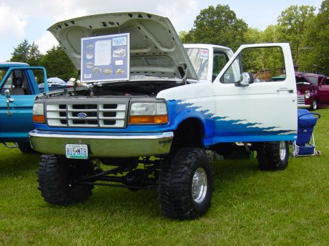1983 Ford Bronco - Lost Valley Lake Car show 7.13.03, 1st place in SuperModified 4x4.