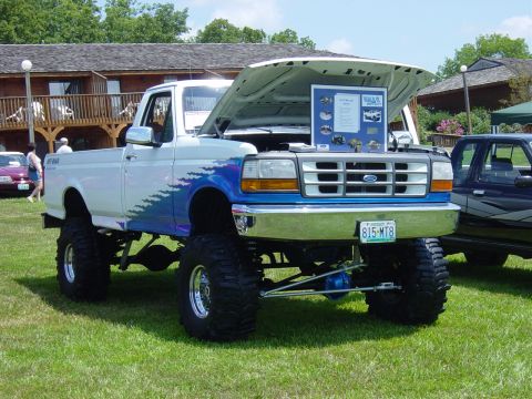 1983 Ford Bronco - Lost Valley Lake Car show 2004, 1st Place in Super Modified 4x4 Trucks