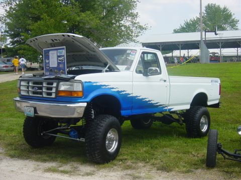 1983 Ford Bronco - Owensville Thrasher Car show 7.18.04