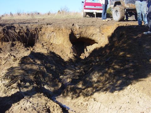 1983 Ford Bronco - He took the wrong path, Nice hole.