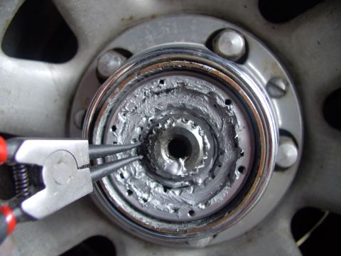 1986 Ford Bronco - If you haven't pushed the inner spline back too far, the circlip from MileMarker, will go on easy as pie.