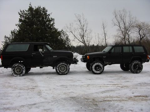 1990 Ford Bronco - Me and Buddy Ian's jeep(crazy articulation), 4x4 Guru and my guide into 4x4 world(follow me he says)