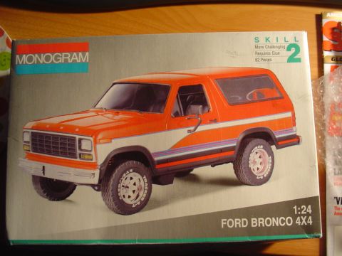 1990 Ford Bronco - The box art displays a model kit of a Ford Bronco 4x4, not an actual vehicle.