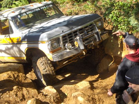 1978 Ford Bronco - heading back up mini.