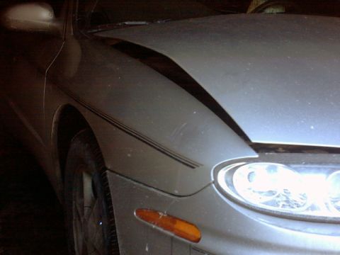 2002 Oldsmobile Aurora - Hood 2