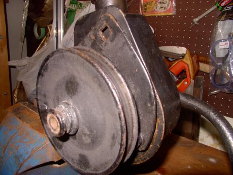 1986 Ford Bronco - Clamped her into the vice so it's easier to work on.