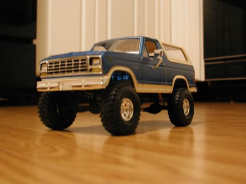 1985 Ford Bronco - This model vehicle has a grille consistent with the early 1980s, not 1985.