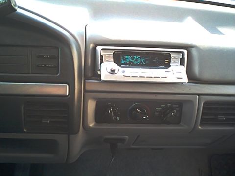 1995 Ford Bronco - my stereo its a pioneer premier 850
