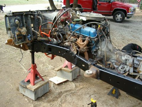 1985 Ford Bronco - Stripped the frame of the TTB components, wire wheeld and painted.