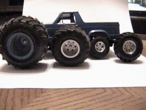 1979 Ford Bronco - Tires size comparison.