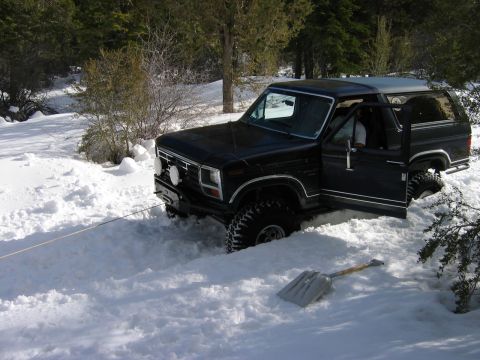 1985 Ford Bronco - once Gilbert was out and left to assist the problems. i decided to go check it out. of course i get stuck too. i tried waiting for someone…