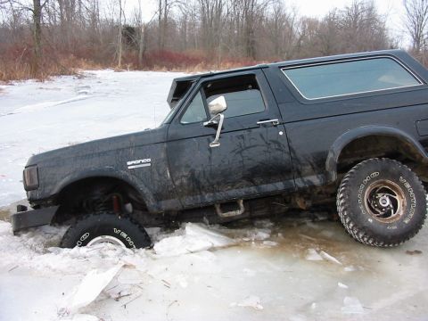 1990 Ford Bronco - Heres the first pic of it in.. more to come