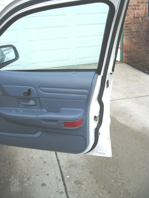1997 Ford Crown Victoria photo