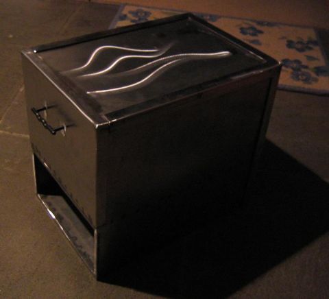 1978 Ford Bronco - Metal box with a handle and wavy lines on the lid, with a Supermotors.net logo visible.