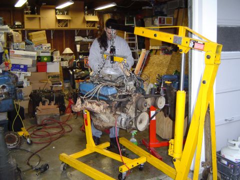 1979 Ford Bronco - Getting it on the stand