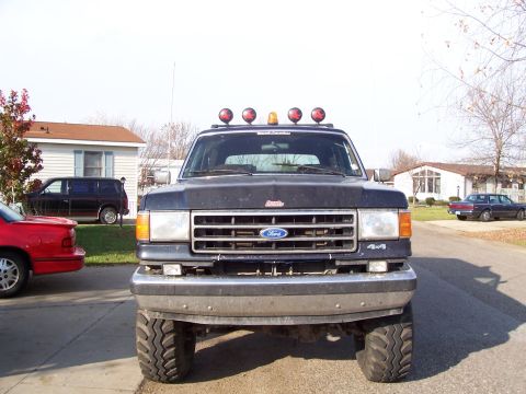 1989 Ford Bronco - after the first set of 38's