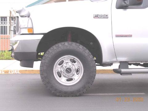 2004 Ford F-250 - front clearance with the X springs. i have no rubbing at all.