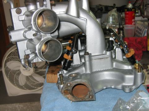 1992 Ford Bronco - Bolted up the throttle body, used a new gasket.