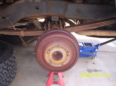 1986 Ford Bronco - This is what the rears looked like. In order to swap out the Wheel cylinders, you are going to have to take these off. They did take a litt…