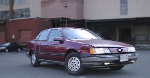 1989 Ford Taurus photo