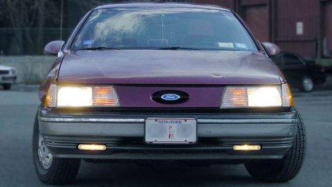 1989 Ford Taurus photo