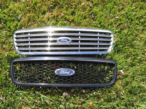 2000 Ford Crown Victoria - The old and new grille