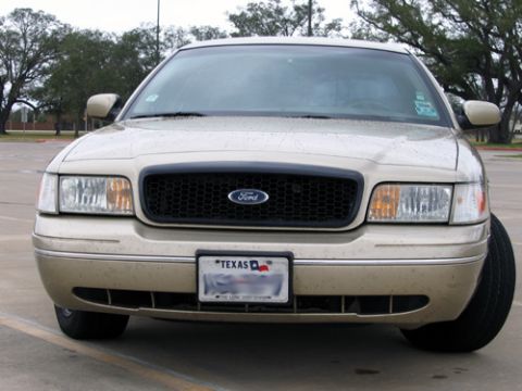 2000 Ford Crown Victoria - Another shot