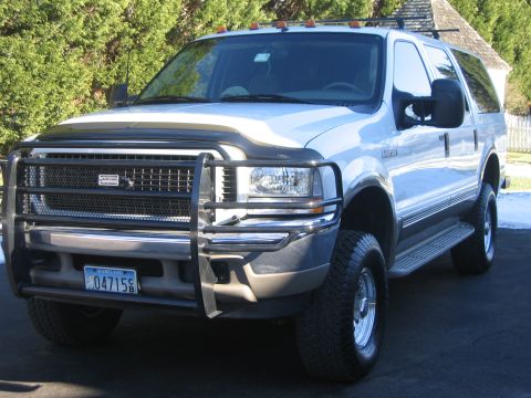 2003 Ford Excursion photo