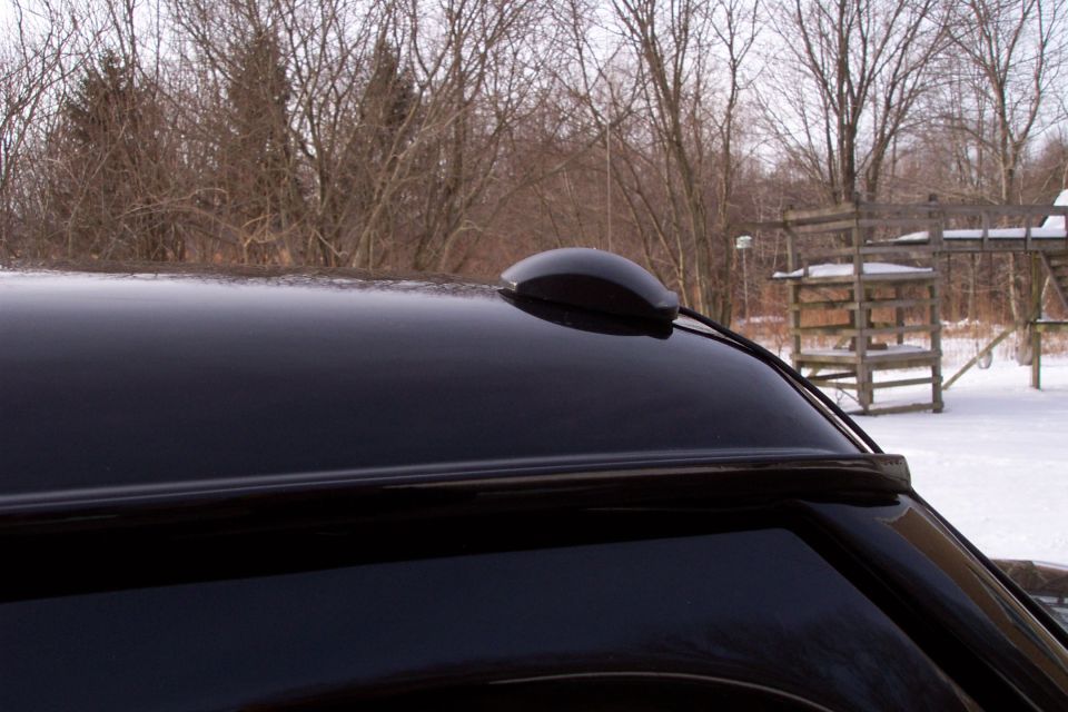 low profile XM antenna with magnetic base